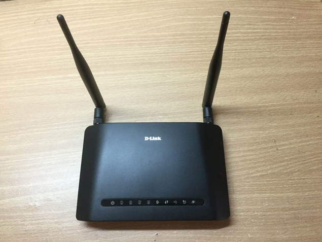 192.168.1.1 - Login e Configuração do Roteador Wi-Fi Roteador preto da marca D-Link