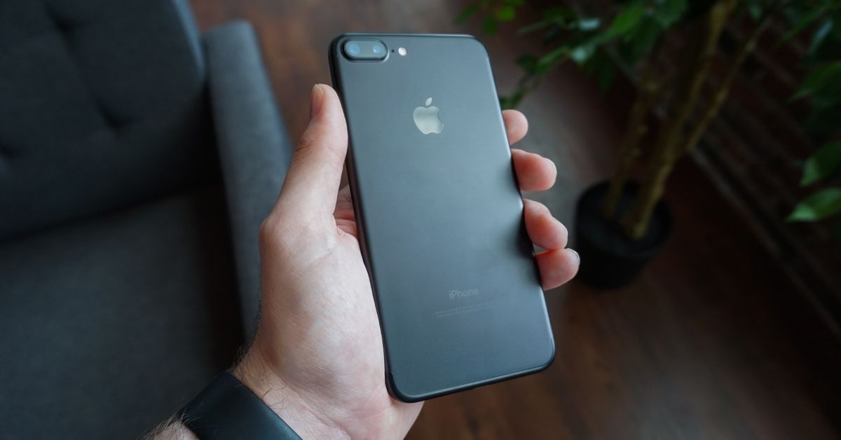 WhatsApp fechando sozinho no iPhone