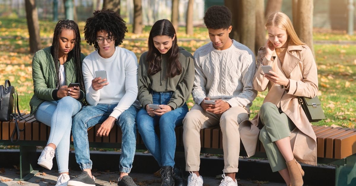 Como desclonar WhatsApp?