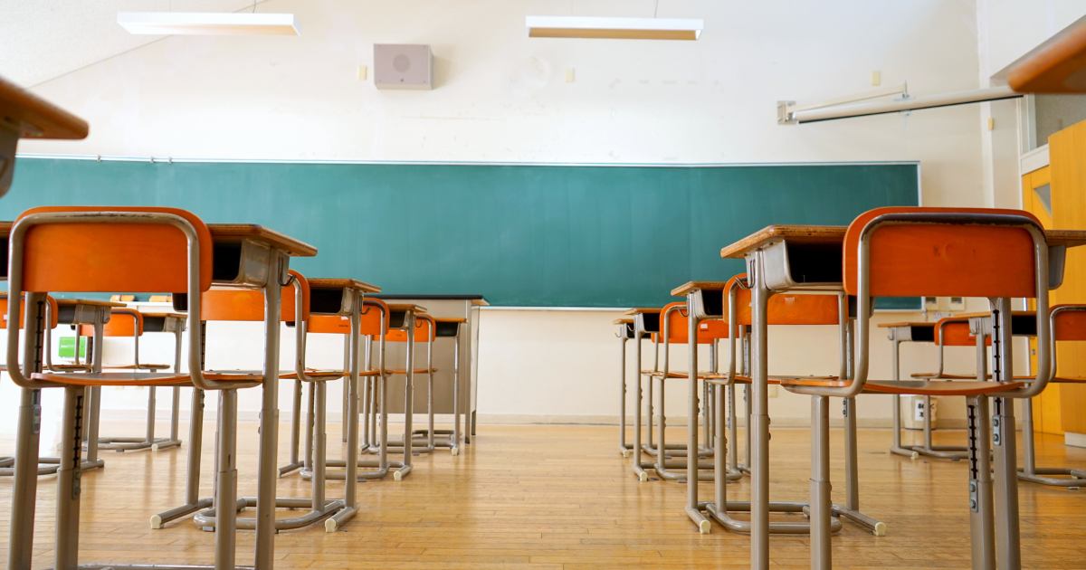 Professores brasileiros perdem 21% do tempo de aula com manutenção da disciplina